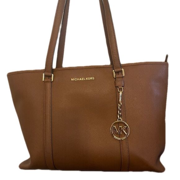 Michael Kors Bags Michael Kors Laptop Bag Look At All Pics Poshmark